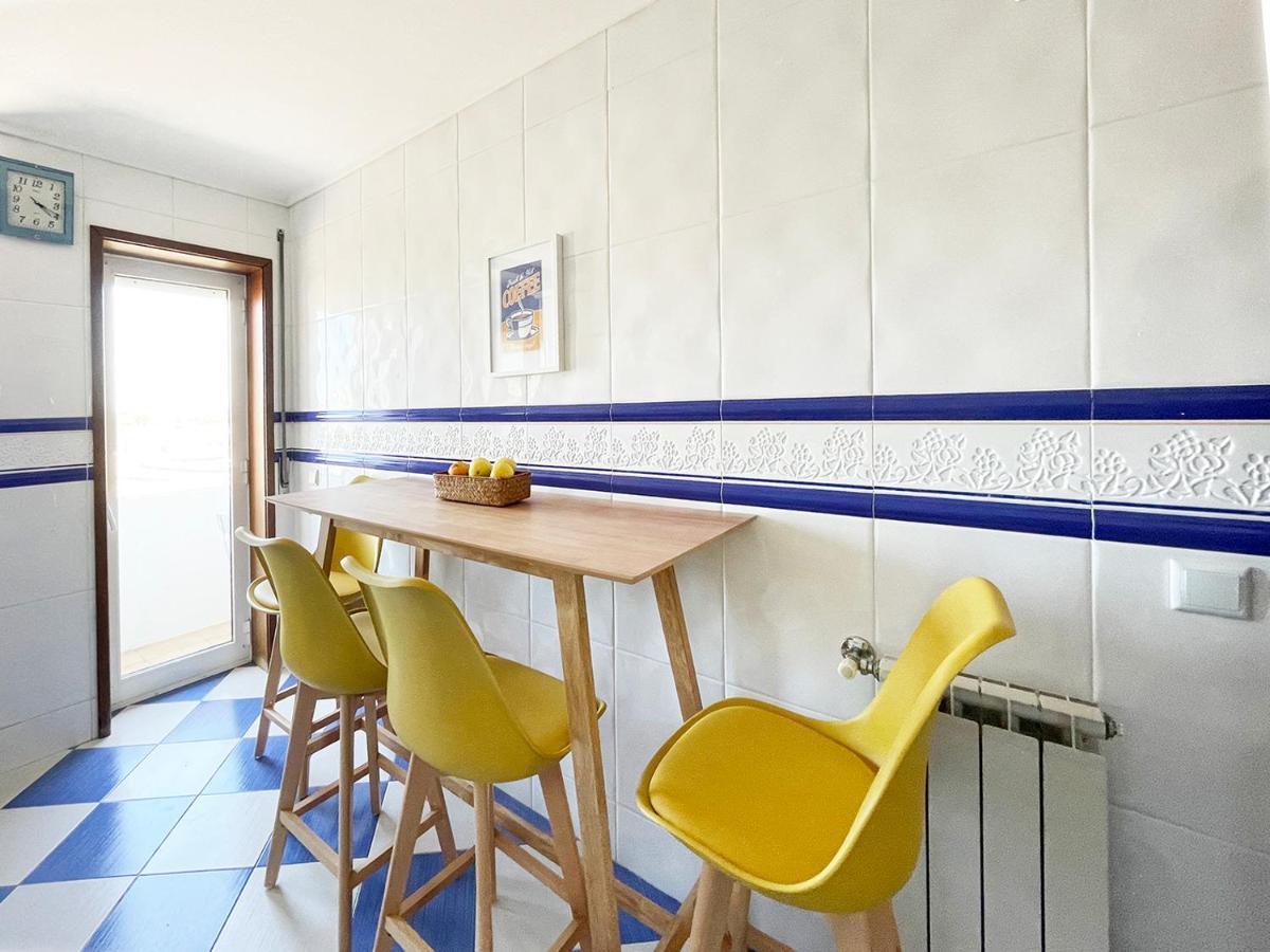 Yellow House Aveiro Smart Tv And Garage Exteriör bild