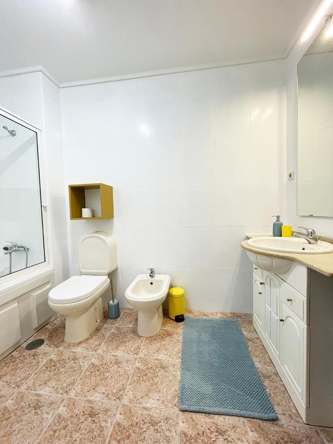 Yellow House Aveiro Smart Tv And Garage Exteriör bild